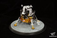 【威龙 52504】新品：1/48 阿波罗11号＂鹰＂号登月舱附/宇航员和场景底座