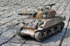 恒龙三色迷彩涂装版M4 105谢尔曼遥控坦克