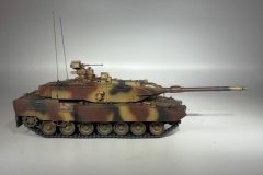 关于黄蜂1/72豹2A7+的一点感受